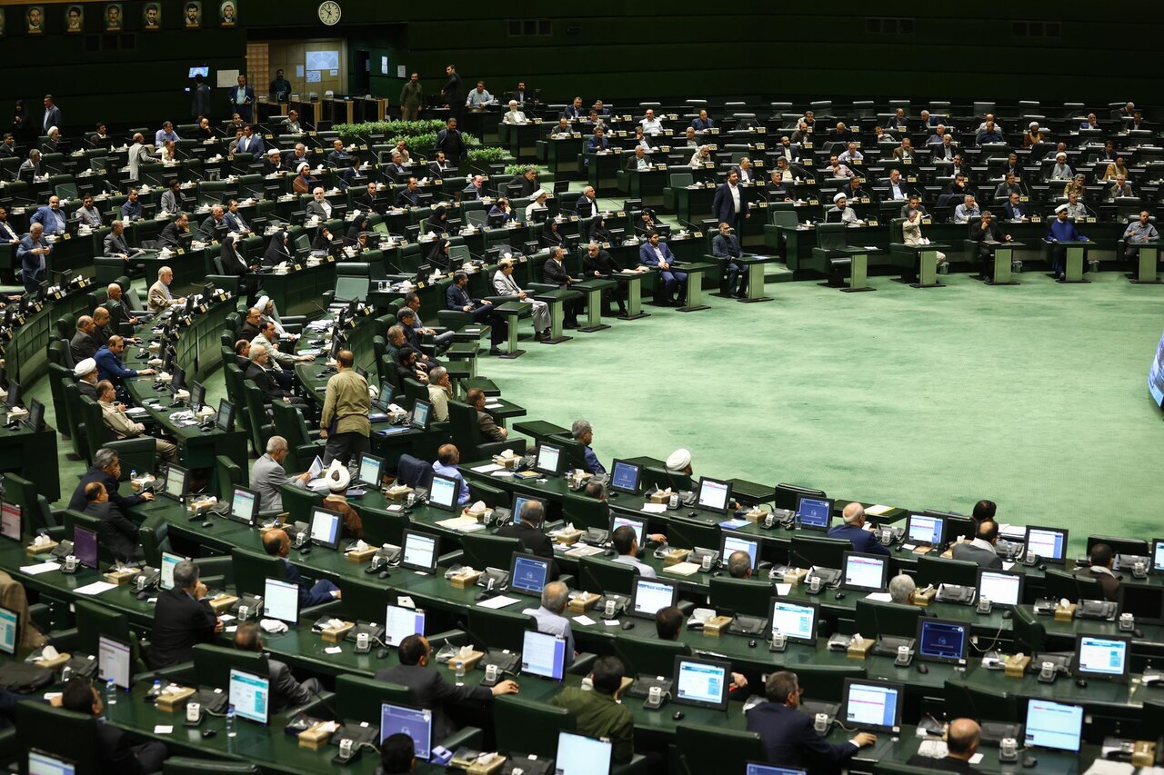 موافقت مجلس با بررسی طرح تعلیق همکاری با آژانس