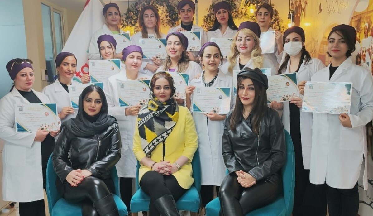 آموزش کراتین مو: گامی نوین در احیا، صافی و درخشندگی موها