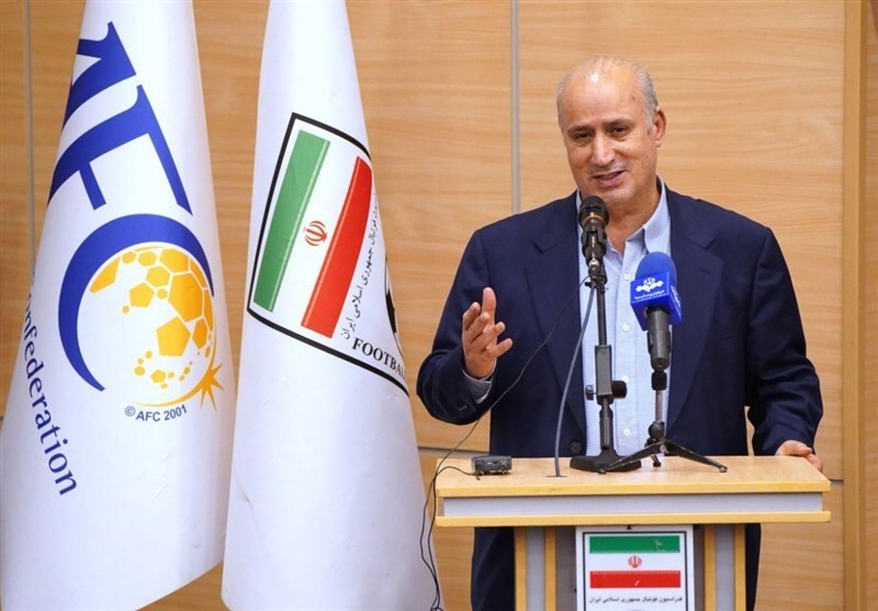 تاج: داور می‌تواند با شنیدن شعار‌های نژادپرستانه، بازی را به پایان برساند