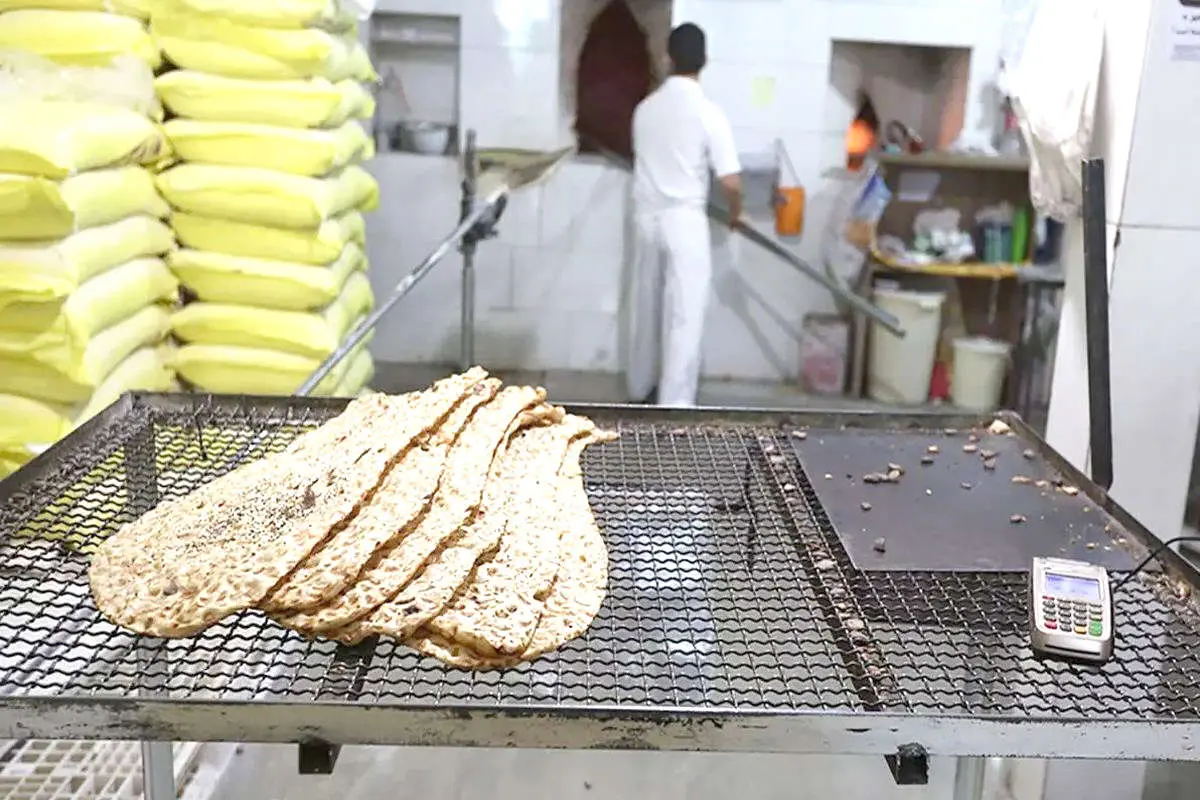 بحران اقتصادی در ایران؛ گوشت و برنج و ماهی نه، دست‌مان برای خرید نان می‌لرزد!