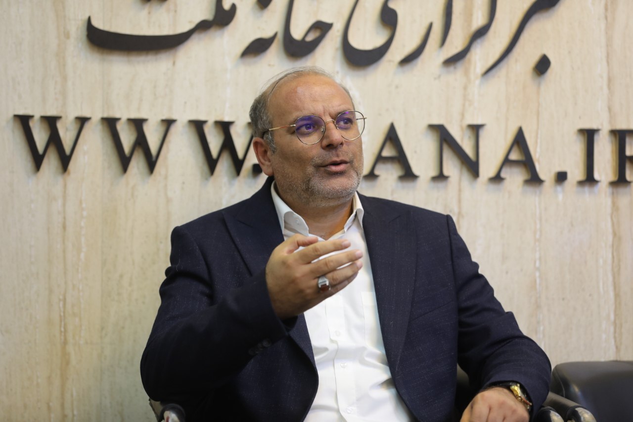 نماینده مجلس: مقایسه پزشکیان با بنی‌صدر، هم‌صدایی با دشمن است/ انقلابی‌گری به معنای هوچی‌گری نیست