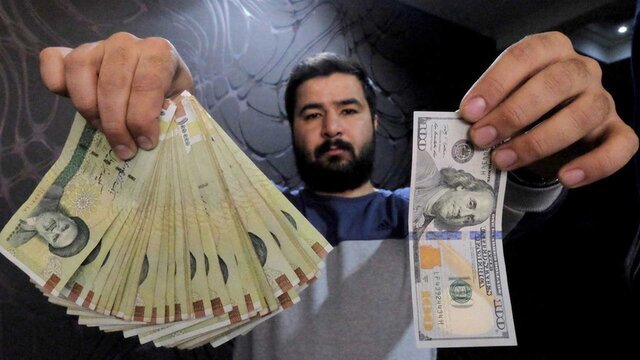 کنترل قیمت دلار توسط بازارساز