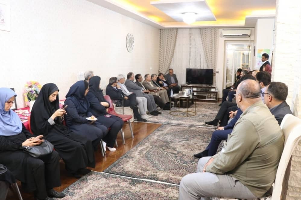 شب نشینی با فرزندان و کارکنان خانه های شبانه روزی «گلها» و «ستارگان» در استان کرمان