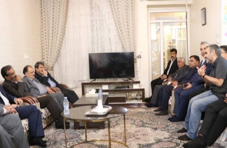 شب نشینی با فرزندان و کارکنان خانه های شبانه روزی «گلها» و «ستارگان» در استان کرمان