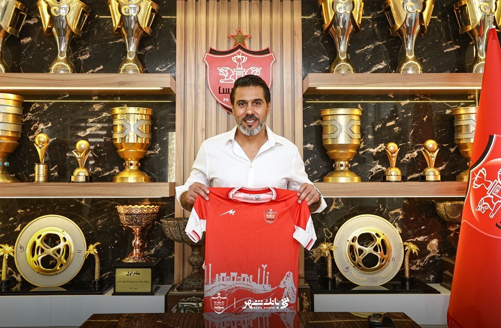 افشین پیروانی در پرسپولیس ماندنی شد