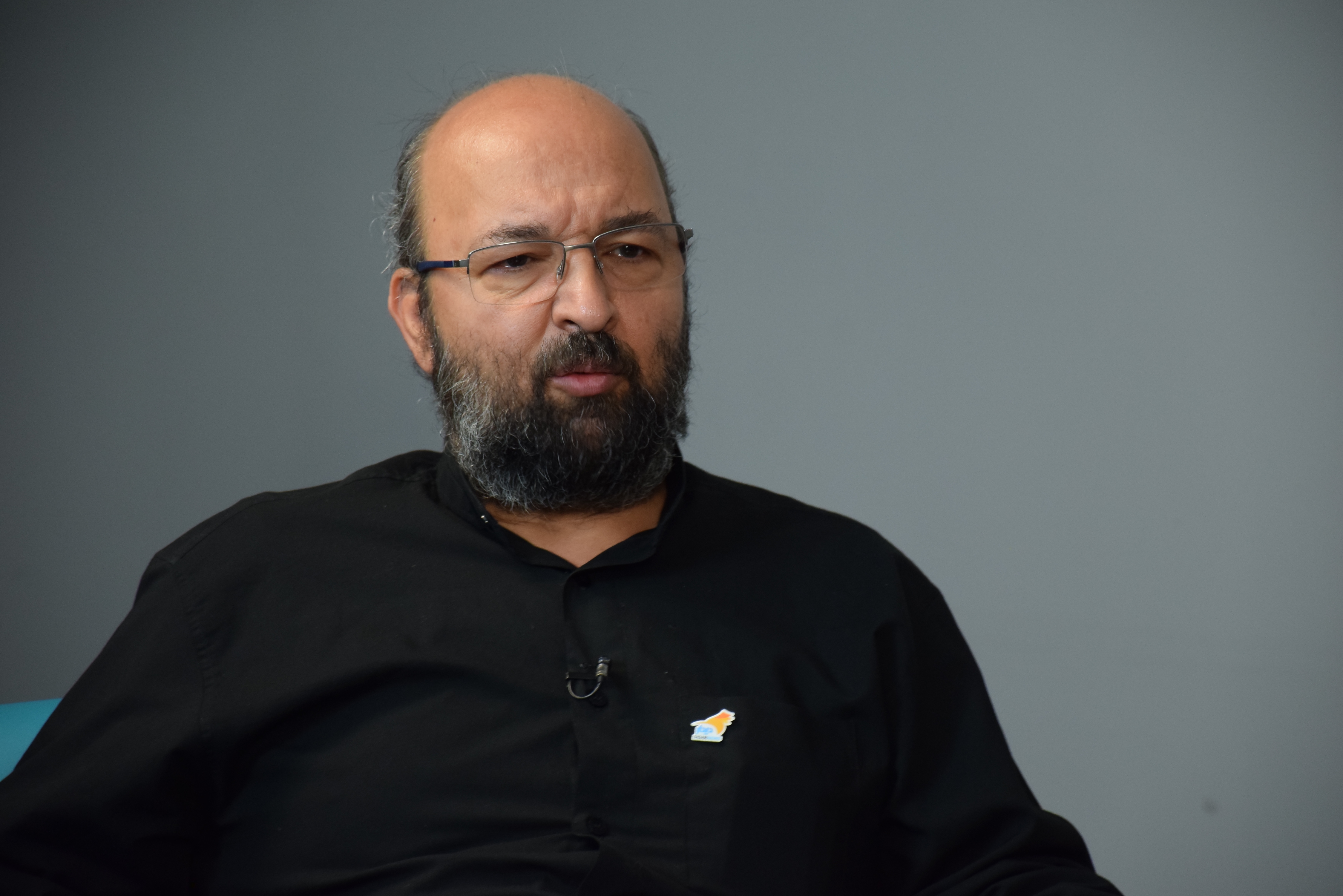 جواد امام: تندروها فکر می‌کنند با انداختن یک چفیه بر دوش خود، انقلابی می‌شوند/ نیروهای بازداشت شده به خاطر جاسوسی، اعضای جبهه اصلاحات بودند؟/ جواد لاریجانی به خاطر عدم صلاحیت امنیتی از دستگاه دیپلماسی اخراج شد/ برای صدا و سیما با تئوری آغل‌سازی و فحاشی به یک جریان سیاسی، هیچ شانی باقی نمانده