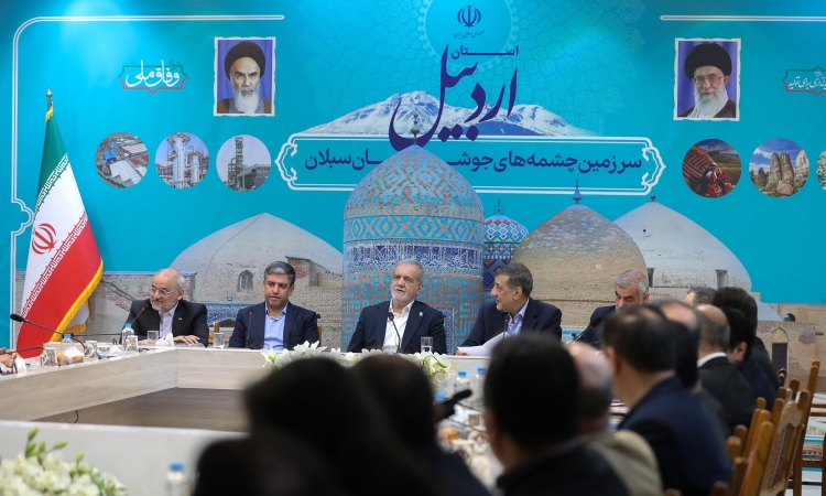 انتقاد از وابستگی به فروش نفت؛ چرا کشور‌های دیگر می‌توانند ثروت عظیم تولید کنند، اما ما نتوانیم؟