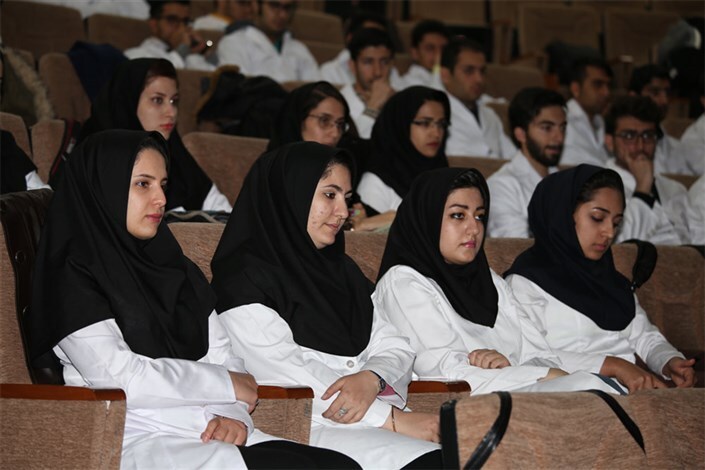 مهاجرت ۱۰۰ نفر اول کنکور در رشته‌های علوم پزشکی/ در رشته‌های بالینی به کشور برنمی‌گردند