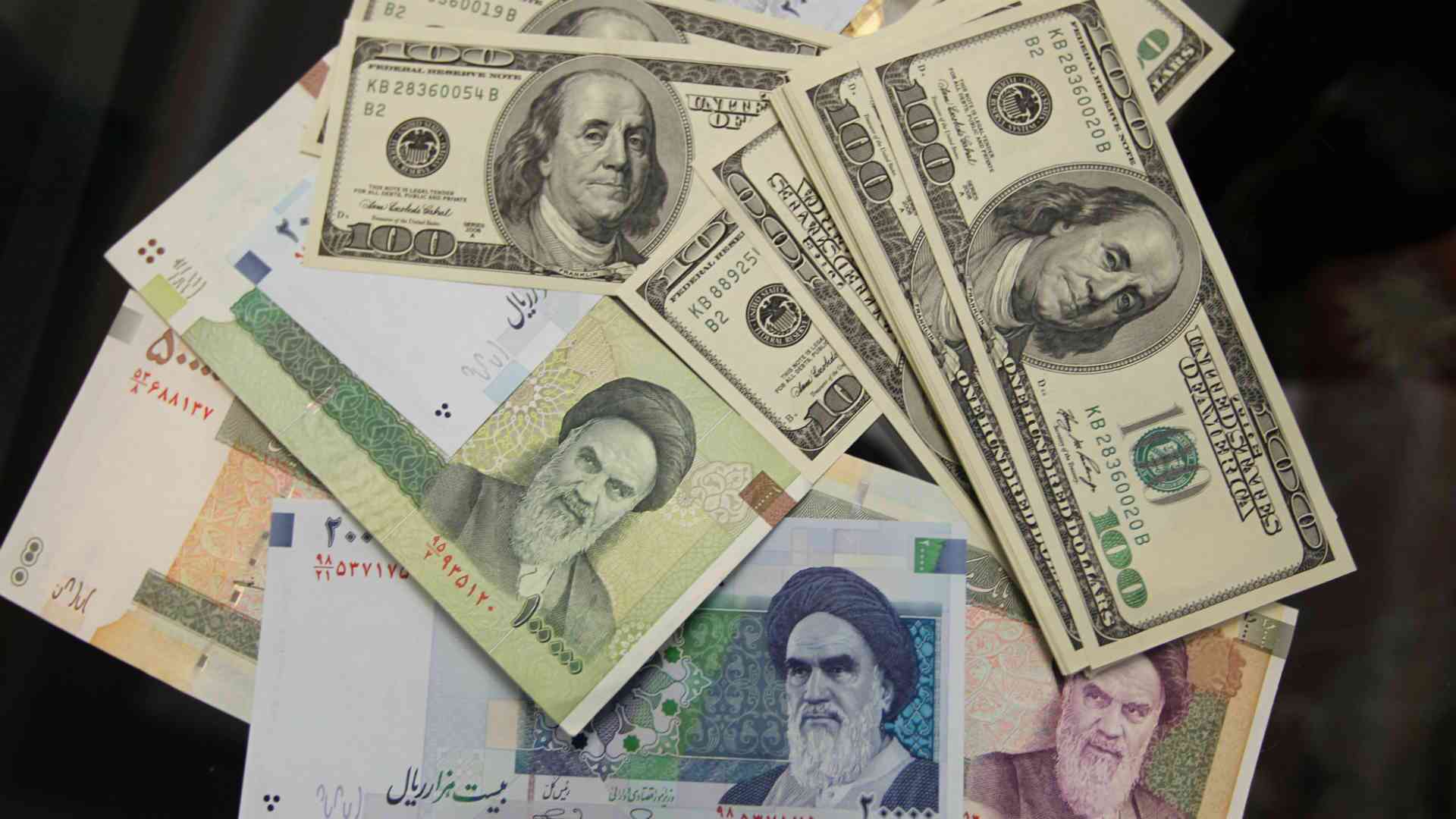 افزایش قیمت دلار/ یورو ۱۱۸ هزار تومان +جدول