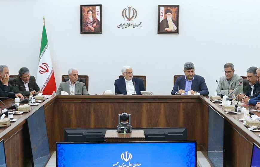 عارف: مخالف دخالت در بخش غیردولتی آموزش عالی هستیم