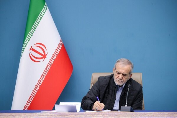 تبریک قهرمانی تیم ملی کشتی فرنگی کشورمان از سوی پزشکیان