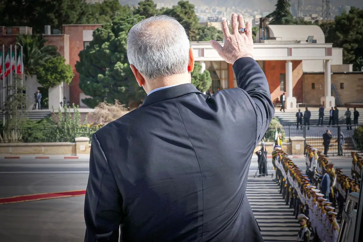 پیشنهادها به مسافر نیویورک؛ پزشکیان می‌تواند با تائید رهبری با ترامپ دیدار کند