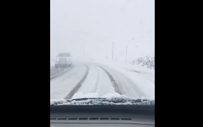 آخرین روز تابستان و ۱۰ سانتی‌متر برف در ورزقان +ویدیو