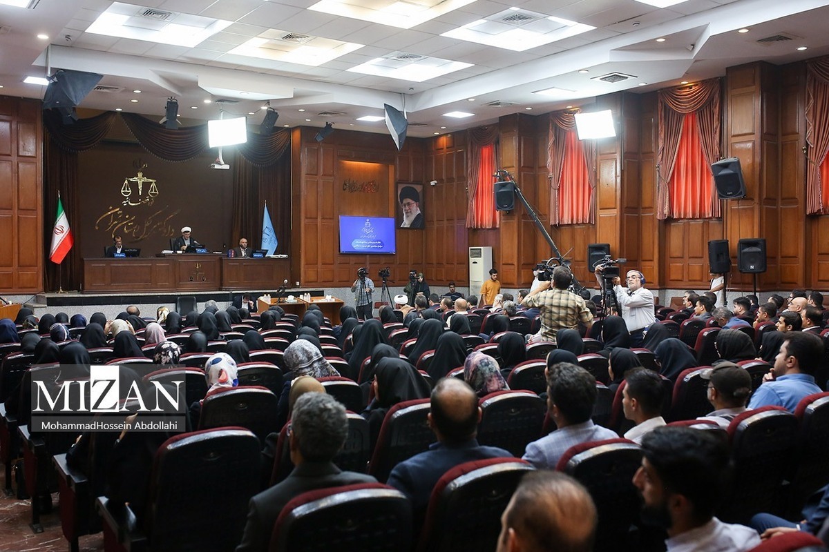 وکیل شکات: گستره جنایات گروهک منافقین به وسعت مردم ایران است
