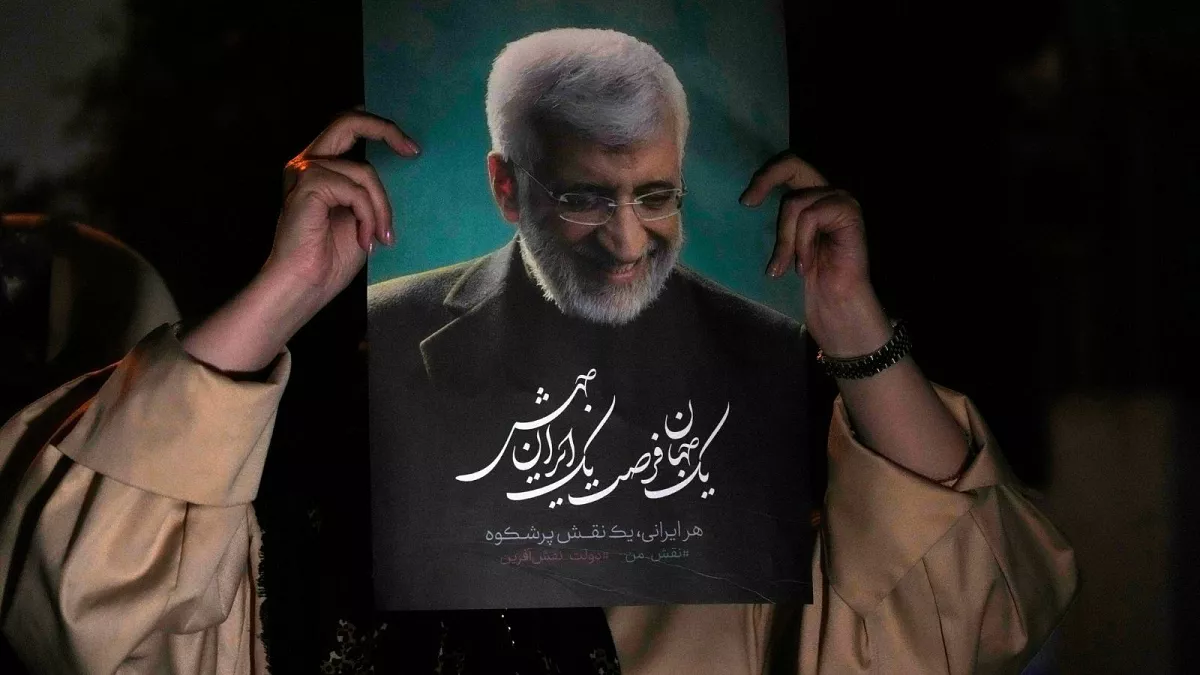 منصور حقیقت‌پور: تحریم‌ها و قطعنامه‌های شورای امنیت در دیگ جلیلی پخت و پز شد / امیدوارم مناظره جلیلی و روحانی در استادیوم آزادی برگزار شود و حتی بلیت هم بفروشند / پاسخ دهند که توده‌ای‌ها و حجتیه‌ای‌ها در ستاد کدام نامزد فعالیت می‌کردند؟/ در دوره رئیسی به اندازه ده‌ها سال کار تشکیلاتی‌شان پول جمع کردند؛ بالاخره دولت در سایه خرج دارد!
