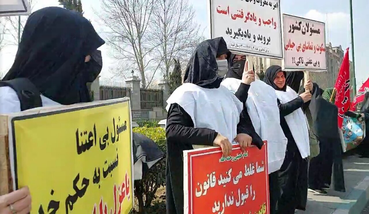 نورانی‌نژاد: بخشی از جریان اصولگرا احساس می‌کند با عبور از دوره امنیتی فعلی، می‌تواند الزام حجاب را دوباره احیا کند/ نهاد قدرت نظر یک‌دستی در این‌باره ندارد/ اصولگرایان عملگرا مانند باهنر قائل به پارادایم شیفت هستند