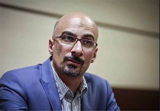 برخورد عجیب معاون وزیر بهداشت با یک خبرنگار/ مسوول دولتی عذرخواهی کرد
