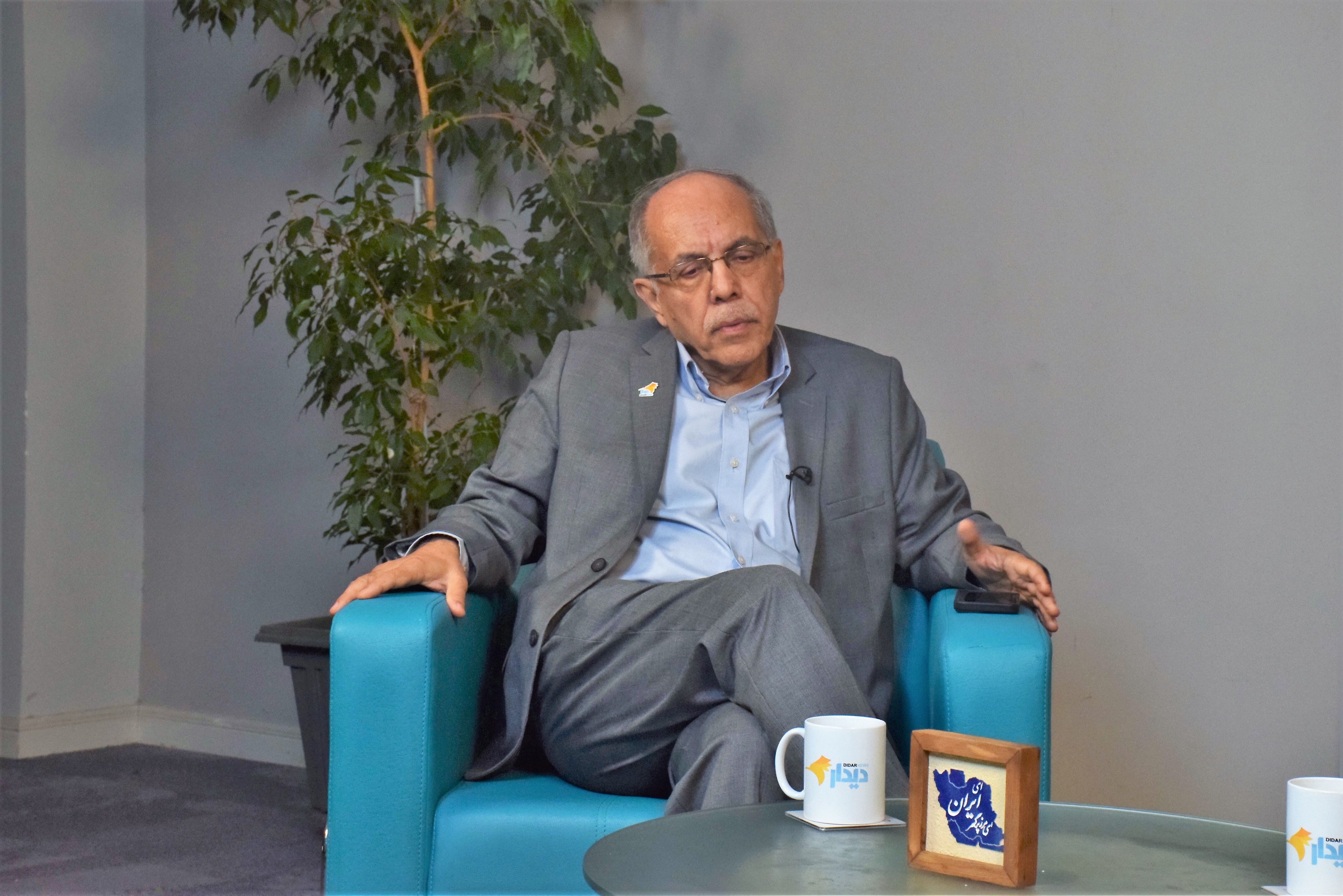 کوروش احمدی: مدعیان ساخت بمب اتم در ایران، شوخی می‌کنند!/ وضعیت فعلی، ادامه دادن نیست/ احتمال حمله مجدد اسرائیل را بالا نمی‌دانم