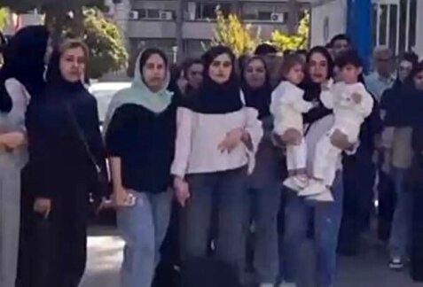 تجمع اعتراضی پرستاران علوم پزشکی کرمانشاه