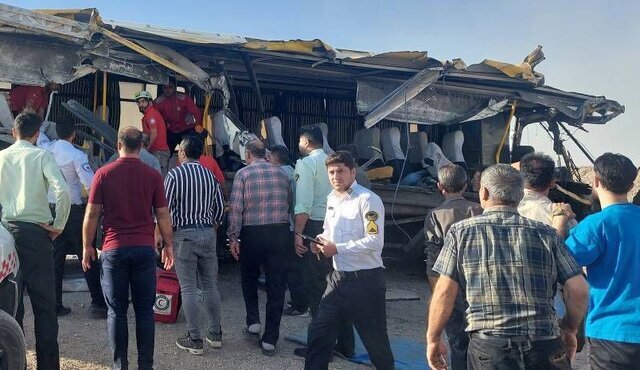 تصادف مرگبار اتوبوس دانشجویان در جاده سمنان/ ۲ نفر جان باختند
