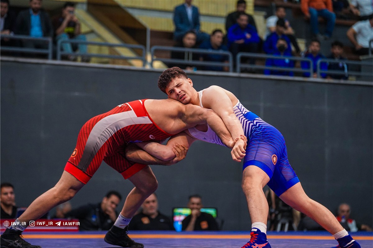 لیگ برتر کشتی فرنگی؛ استقلال قم قهرمان شد لیگ برتر کشتی فرنگی؛ استقلال قم قهرمان شد