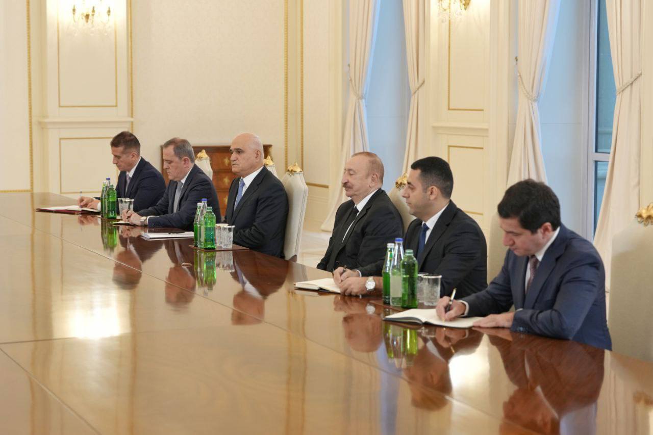 عراقچی با الهام علیاف دیدار کرد +عکس عراقچی با الهام علیاف دیدار کرد +عکس