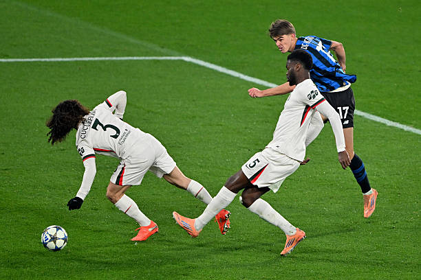 بارسا از جهنم ژرمن‌ها گریخت/ پاس گل طارمی، لیورپول در میلان نفس کشید