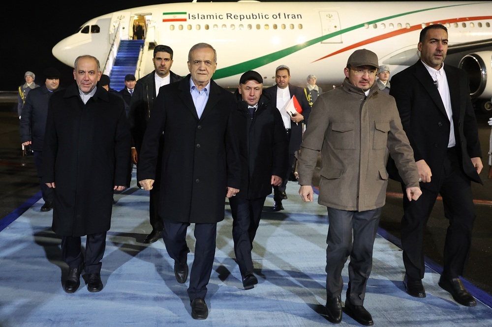 پزشکیان وارد آستانه پایتخت قزاقستان شد