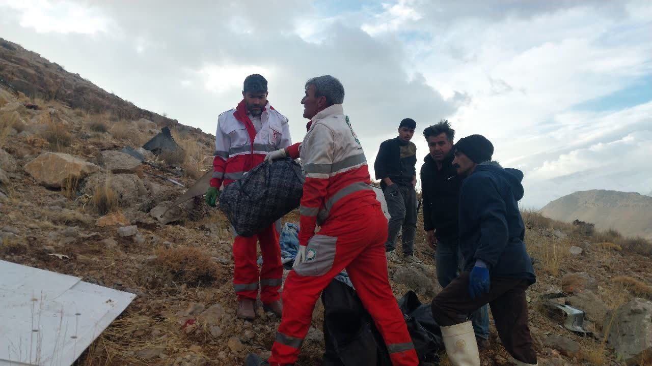 عملیات هلالاحمر در ۱۸ استان؛ رهاسازی بیش از هزار خودرو از برف و کولاک عملیات هلالاحمر در ۱۸ استان؛ رهاسازی بیش از هزار خودرو از برف و کولاک
