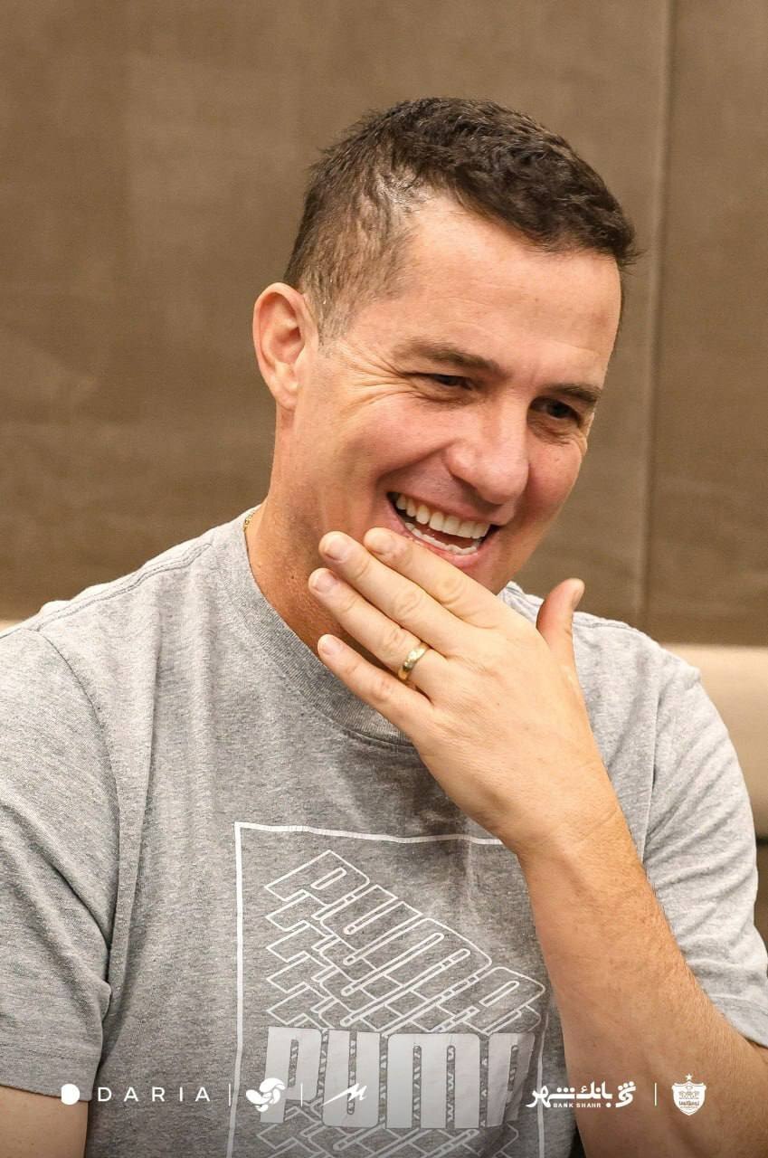 پرسپولیس باید برای قهرمانی بجنگد پرسپولیس باید برای قهرمانی بجنگد