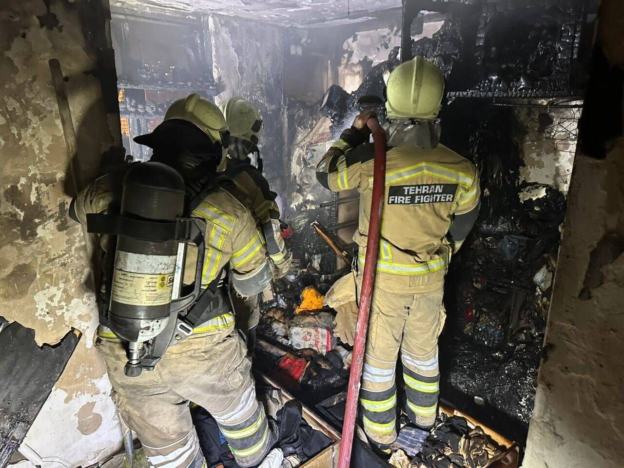 آتشسوزی در سینمای لالهزار مهار شد +ویدیو آتشسوزی در سینمای لالهزار مهار شد +ویدیو