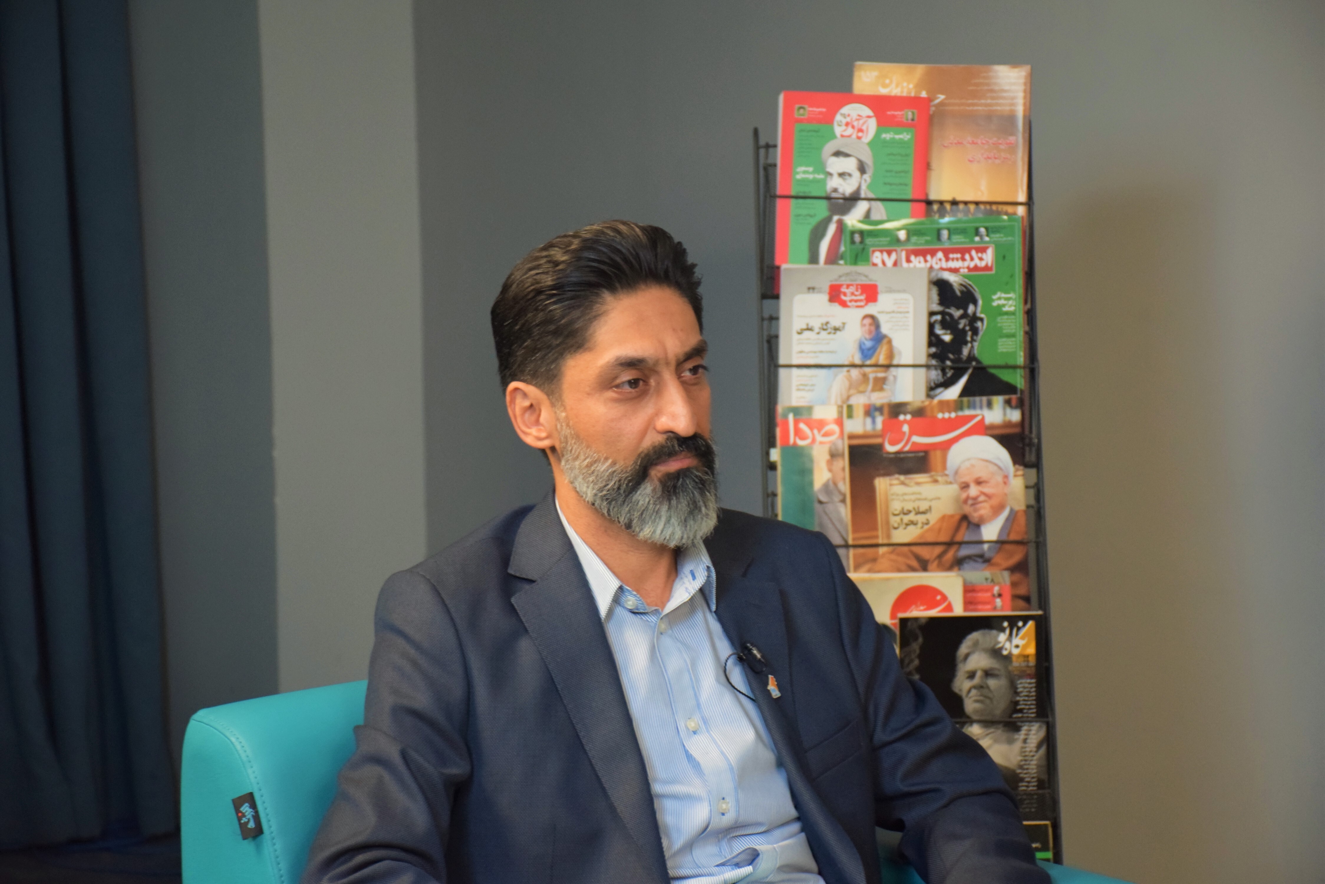 حسین نقاشی: فیلترینگ، بستن زبان‌ها و امکان اعتراض مردم است/ نظام حکمرانی دچار بن‌بست‌های جدی است/ امیررضا باقرپور شیرازی: برخی صفر و یک‌هایی ساخته و اصرار دارند که طرف مقابل را در آن گرفتار کنند!/ راه‌حل ملموس در مسئله فیلترینگ این نیست که همه‌ سکوها را یکباره بازگشایی کنیم