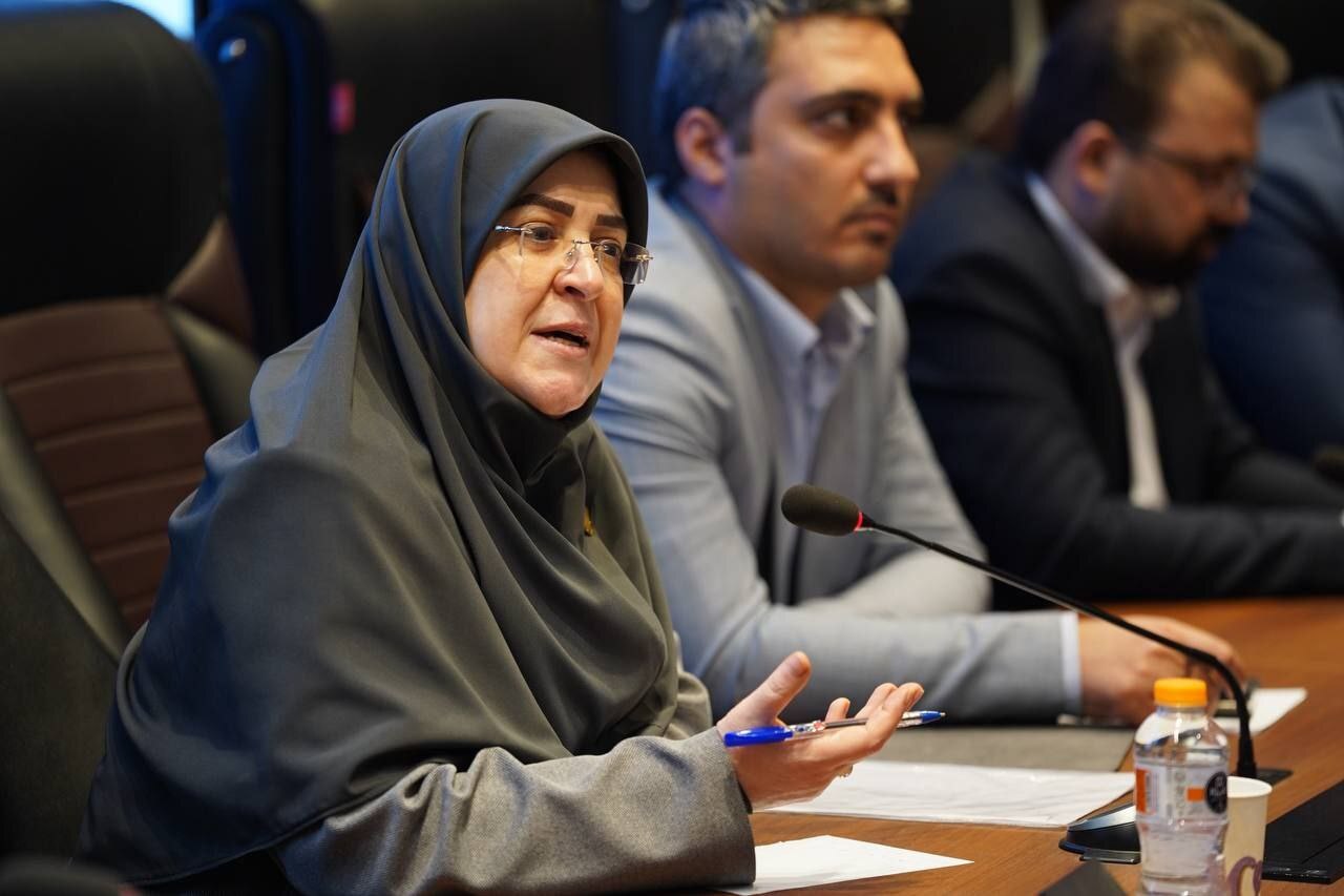 توضیح سخنگوی دولت درباره بنزین ۵ هزار تومانی توضیح سخنگوی دولت درباره بنزین ۵ هزار تومانی