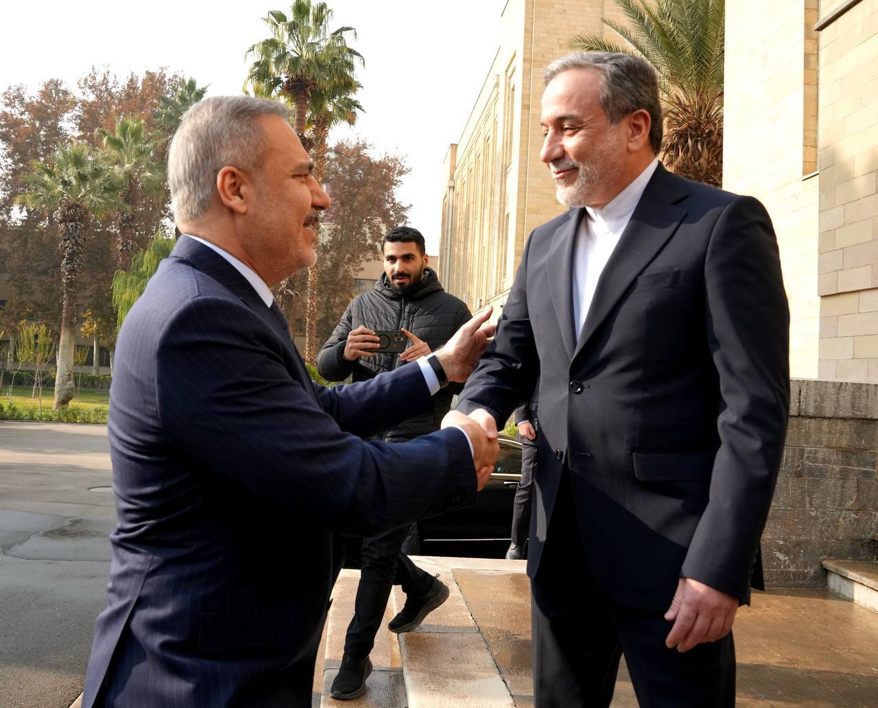 دیدار عراقچی با محمد الساطی و هاکان فیدان +ویدیو