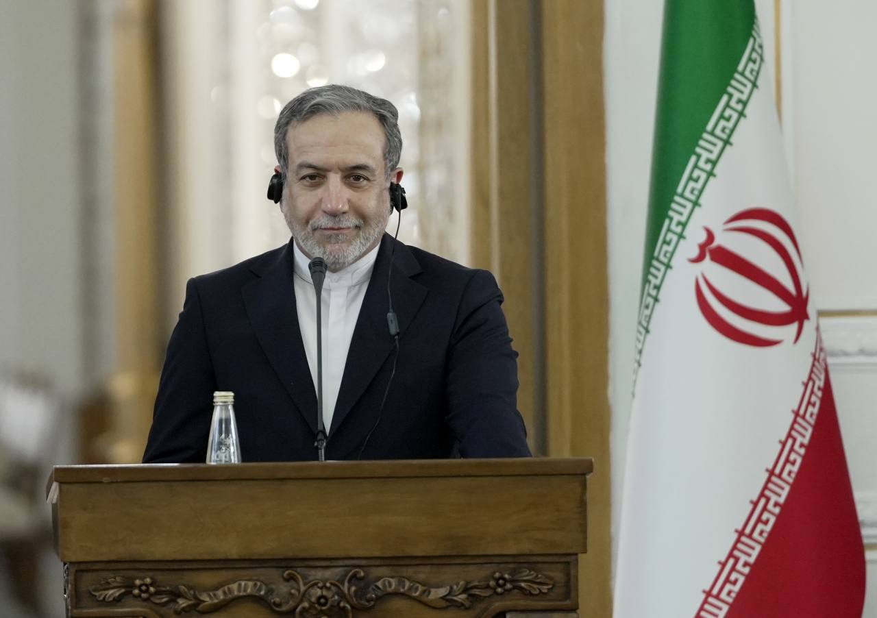 عراقچی از ادامه گفتوگو با فرانسه خبر داد؛ بحث در مورد مساله هستهای عراقچی از ادامه گفتوگو با فرانسه خبر داد؛ بحث در مورد مساله هستهای